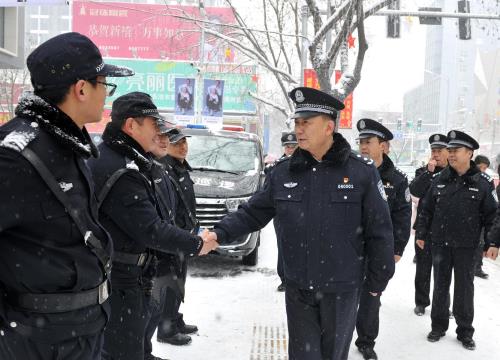 在市局党委委员,副局长张保平,王兵,市局党委委员,潞州分局局长李朝阳