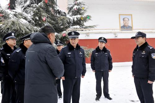 在市局党委委员,副局长张保平,王兵,市局党委委员,潞州分局局长李朝阳